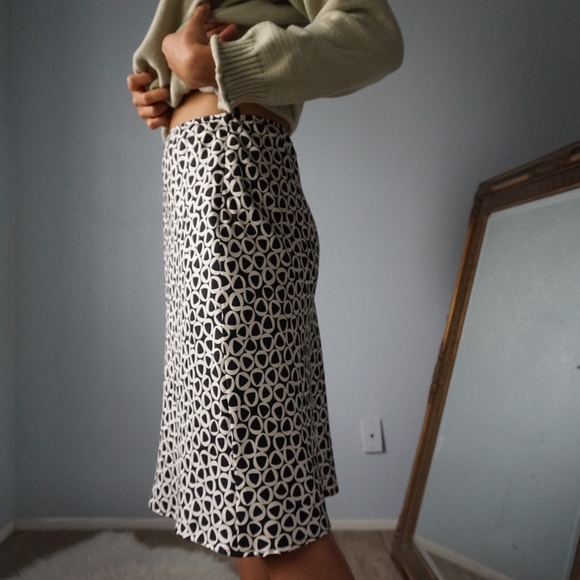 SOLD Vintage 100% Silk Midi Geometric Skirt 8P - Picture 3 of 6